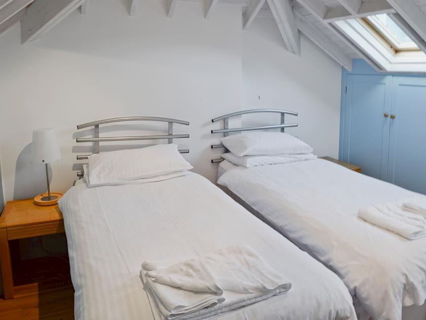 Second twin bedroom with zip mattresses | Boathouse, Salcombe