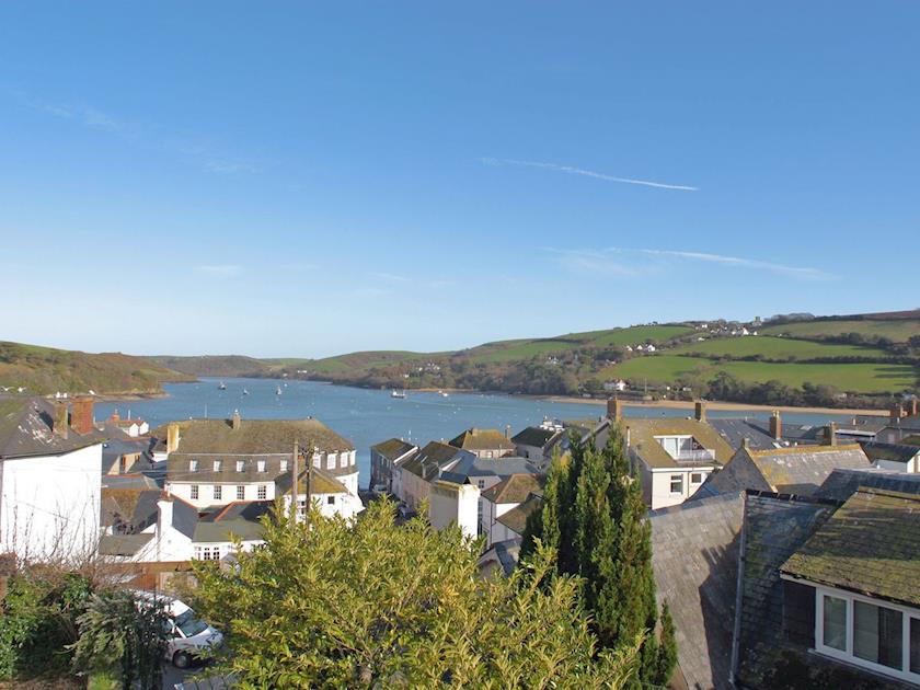 Panoramic views of the town, Harbour and estuary beyond | Cross Garden Cottage, Salcombe