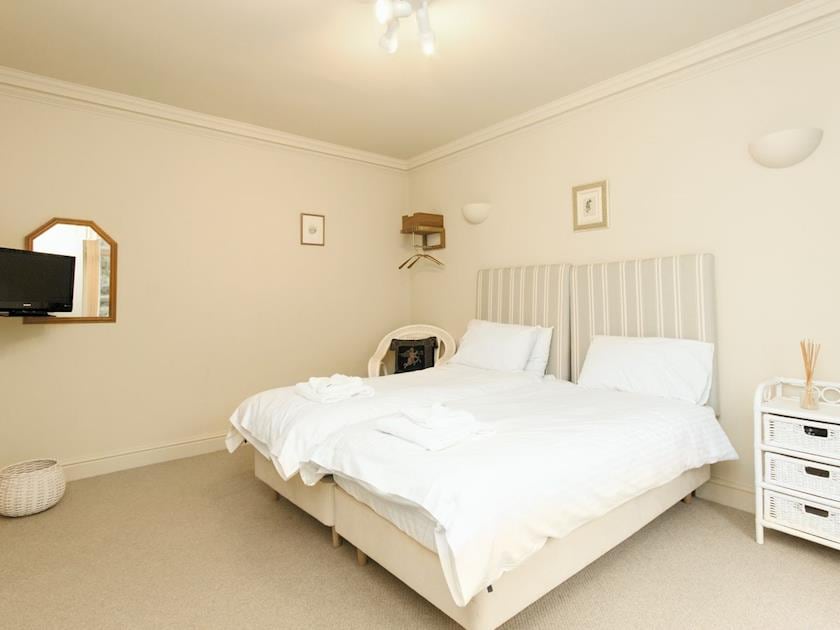 Twin bedroom full of character | St Elmo Court 7, Salcombe
