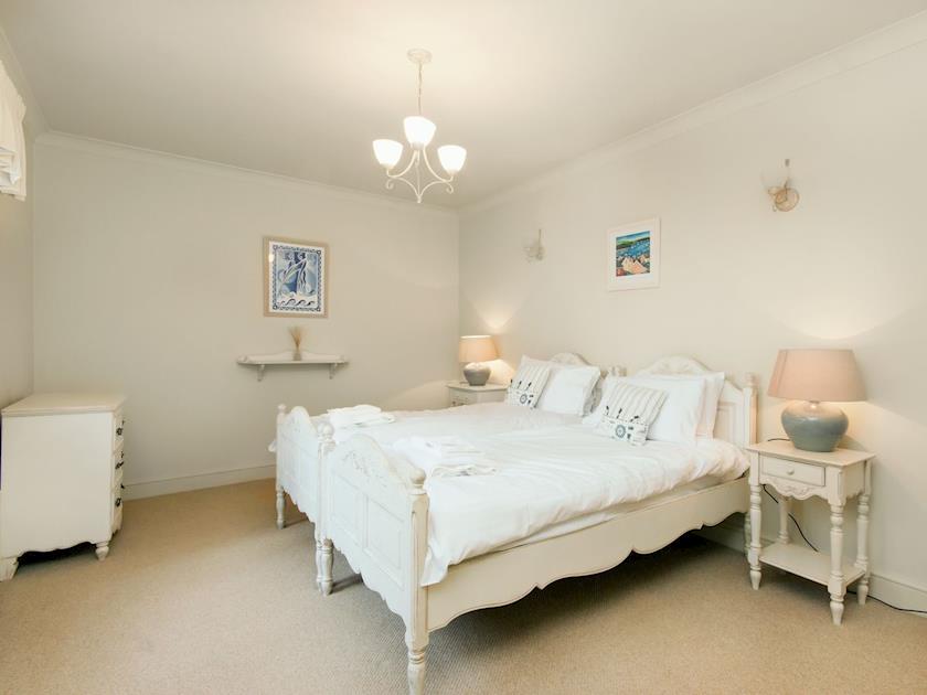 Comfy twin bedroom | St Elmo Court 7, Salcombe