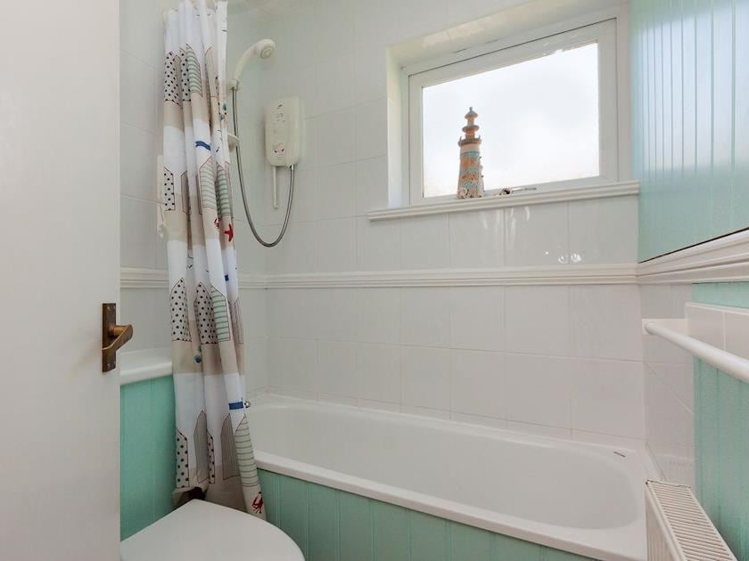 Attractive bathroom | End House, Salcombe