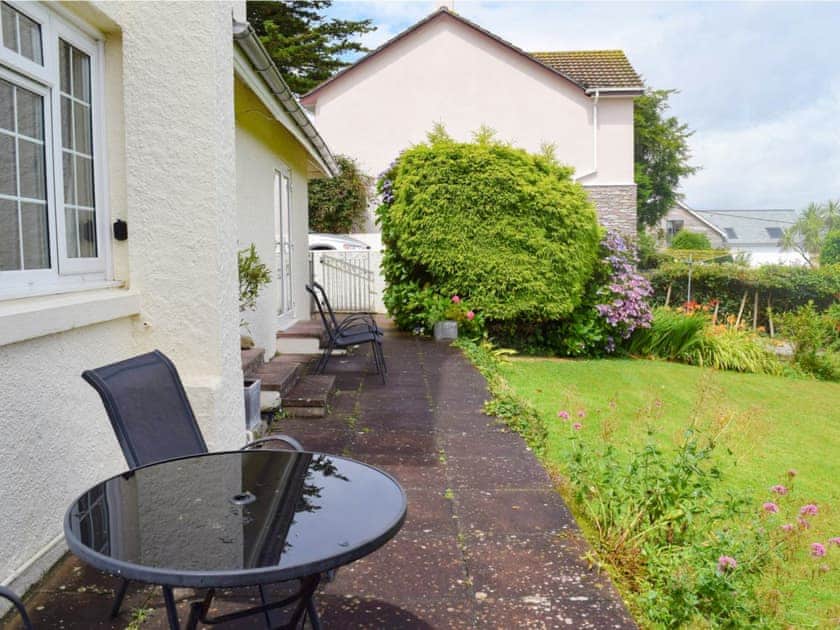 Delightful sitting out area | Stonehanger 1, Salcombe