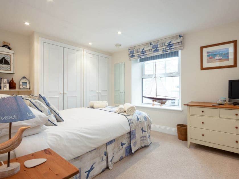 Spacious double bedroom | Upper Sheldon House, Salcombe