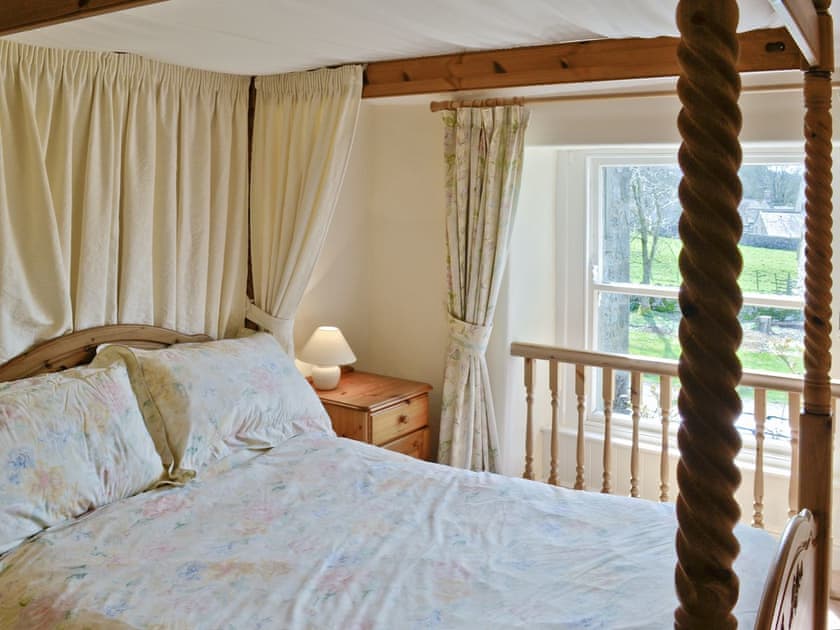 Four Poster bedroom | Greystones, Conistone, Grassington