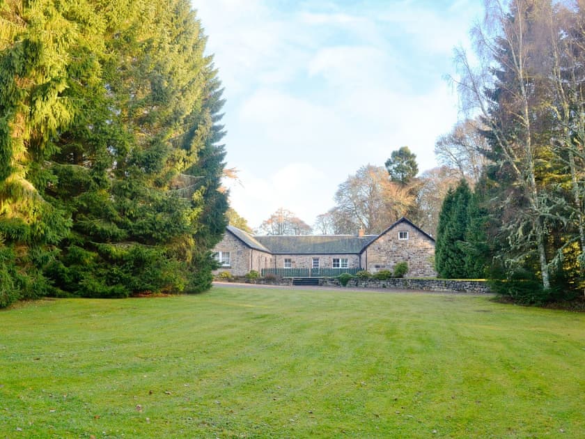 Exterior | Ladybird Cottage, Scaniport, nr. Inverness