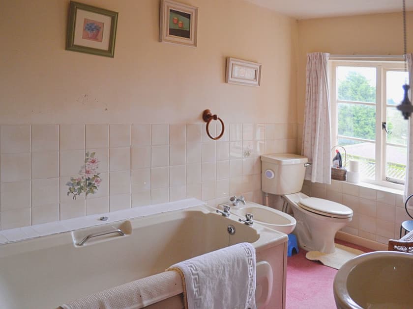 Bathroom | The Farmhouse, Newent