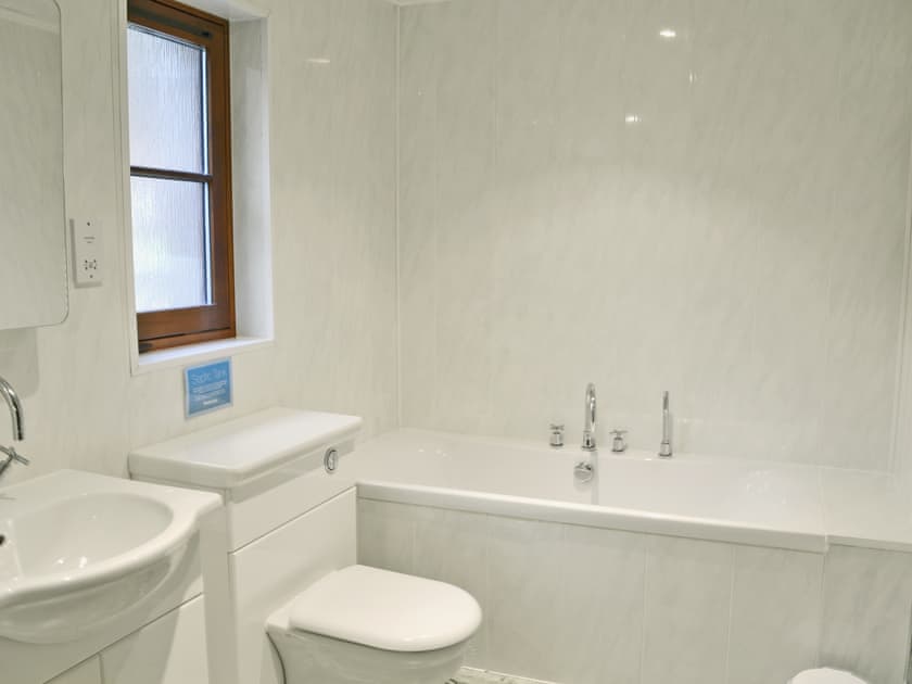 Bathroom | The Wheelhouse, Nr. Linlithgow