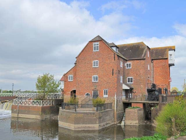 Stonemason S Cottage Ref 28189 In Tewkesbury Gloucestershire