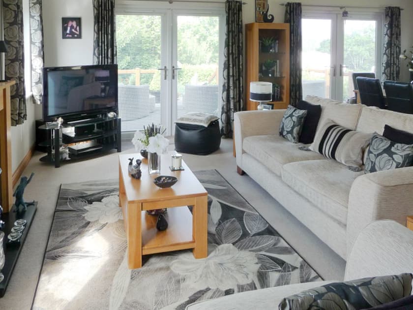 Open plan living/dining room/kitchen | Parc Lodge, Criccieth, nr. Porthmadog