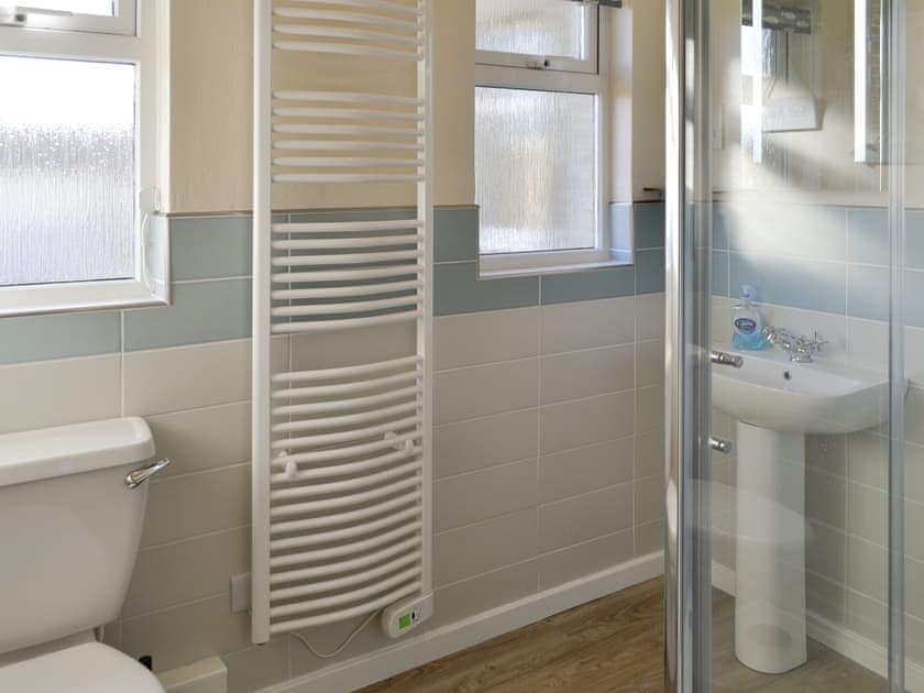 Spacious shower room with heated towel rail | Ziggy’s Retreat, Seahouses