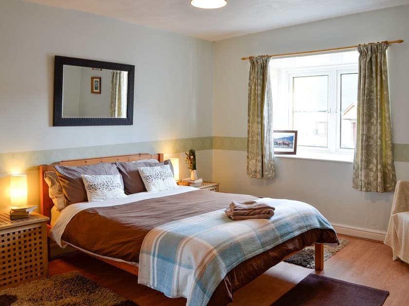 Double bedroom | Honey Cottage, Auchnarrow, near Tomintoul