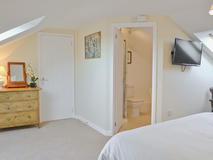 Double bedroom | Romney Cottages - The Wagon Lodge, Peasmarsh, nr. Rye