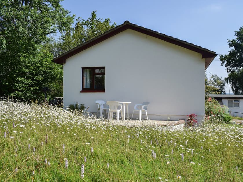 Charming whitewashed holiday cottage | Stonecot, Wootton Bridge, near Ryde