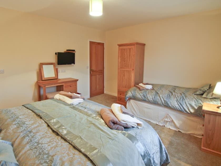 Triple bedroom | Cob Cottage, Llanddewi Brefi