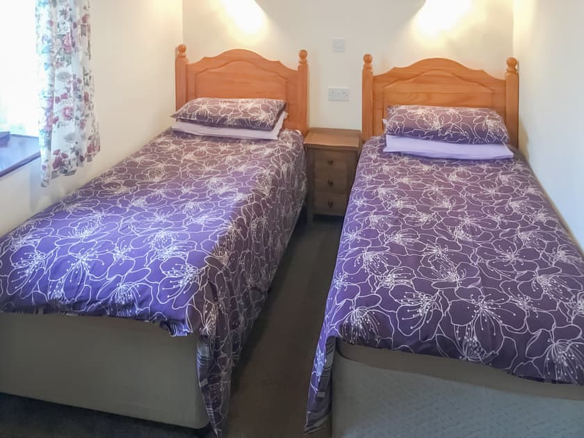 Twin bedroom | Oakwood, Cheriton Bishop, nr. Dartmoor National Park
