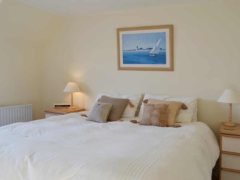 Double bedroom | Dinsel, Upton