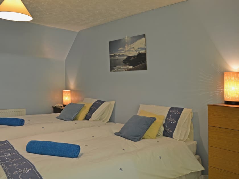 Twin bedroom | Dinsel, Upton