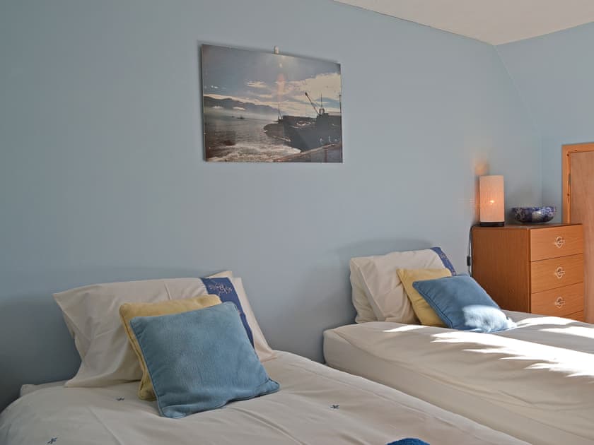 Twin bedroom | Dinsel, Upton
