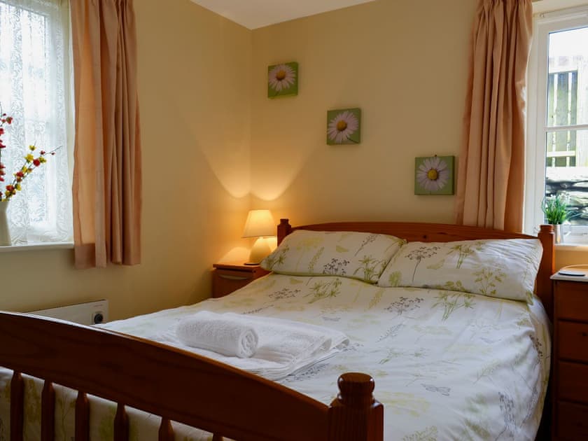 Comfortable double bedroom | Hen Ysgubor - Bwlchgwyn Equestrian Holidays, Arthog, near Fairbourne