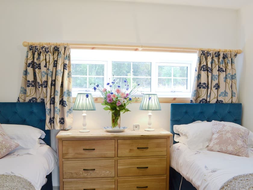 Twin bedroom | Paterson Cottage, Heights of Kilcoy, Muir of Ord