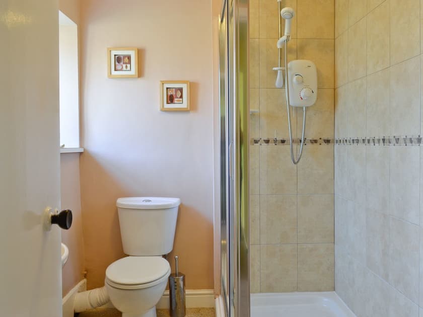 Shower room | Twelve Oaks Holiday Cottages - Twelve Oaks Farmhouse, Teigngrace, nr. Newton Abbot