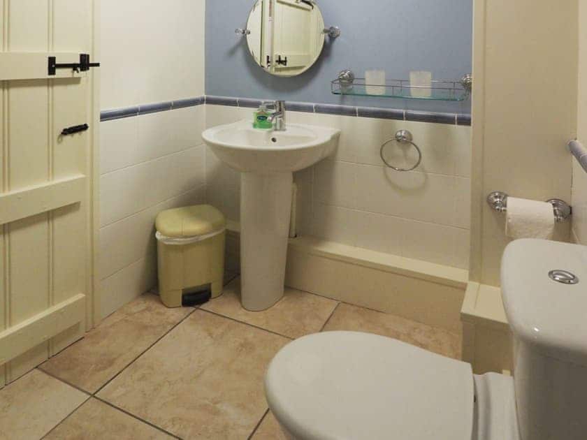 En-suite | Crwys Farm - The Dairy, Three Crosses, Gower, Swansea