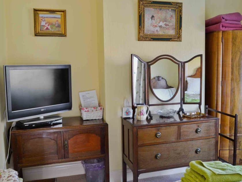 Twin bedroom | Ivy House, Fairhaven, nr. St Anne’s