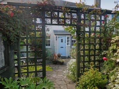 Lawn Cottage Ref 29499 In Deal Kent Cottages Com