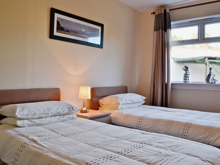 Twin bedroom | Garry Cottage, Pitlochry
