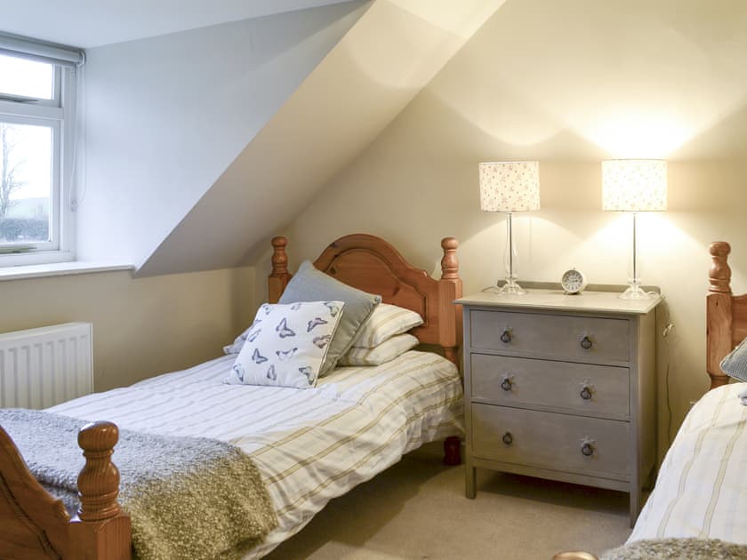 Light and airy twin bedroom | Foulden Hill Farm Cottage, Foulden