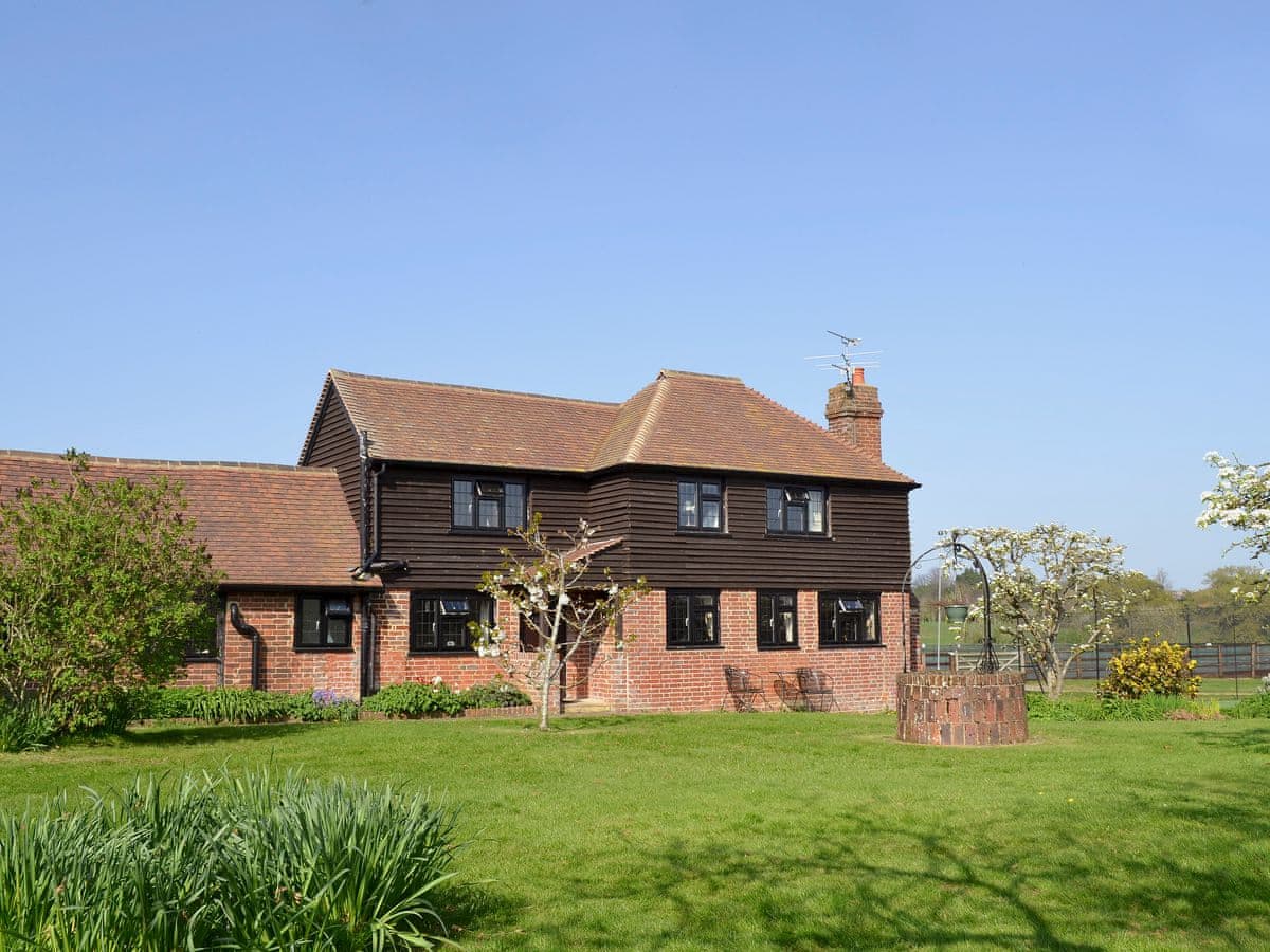 Turtles Farm Cottages Turtles Cottage Ref Prrs In Alfold