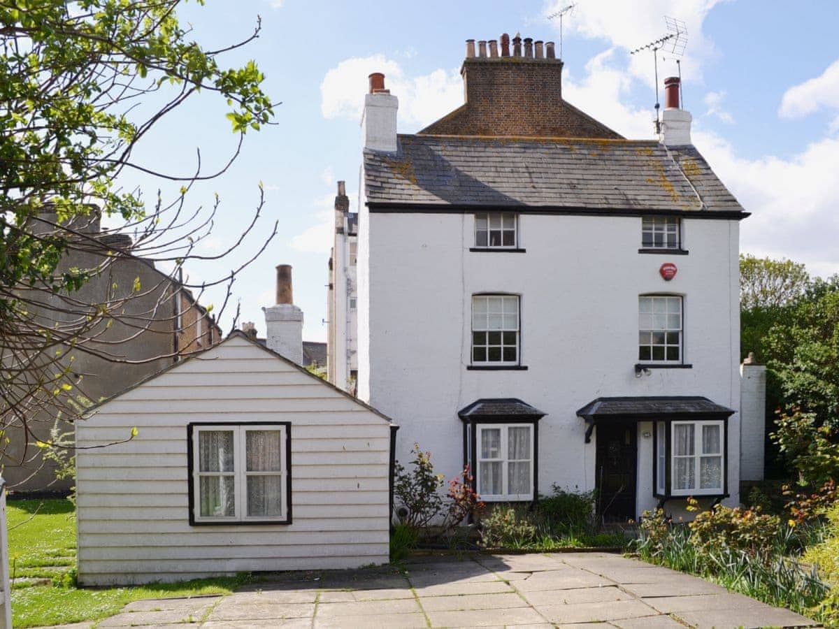 Nelson Cottage Ref 26139 In Broadstairs Kent Welcomecottages
