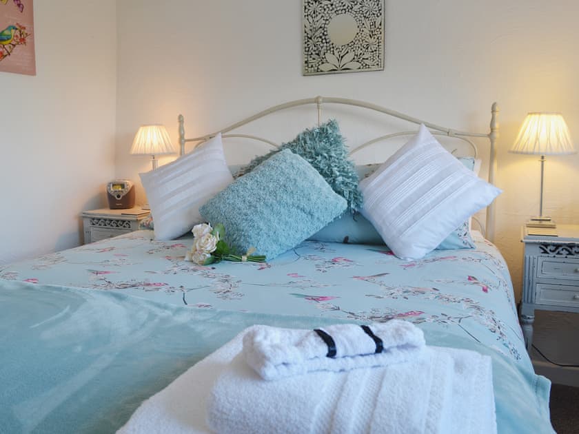 Double bedroom | Salem Fach, Llanfairynghornwy