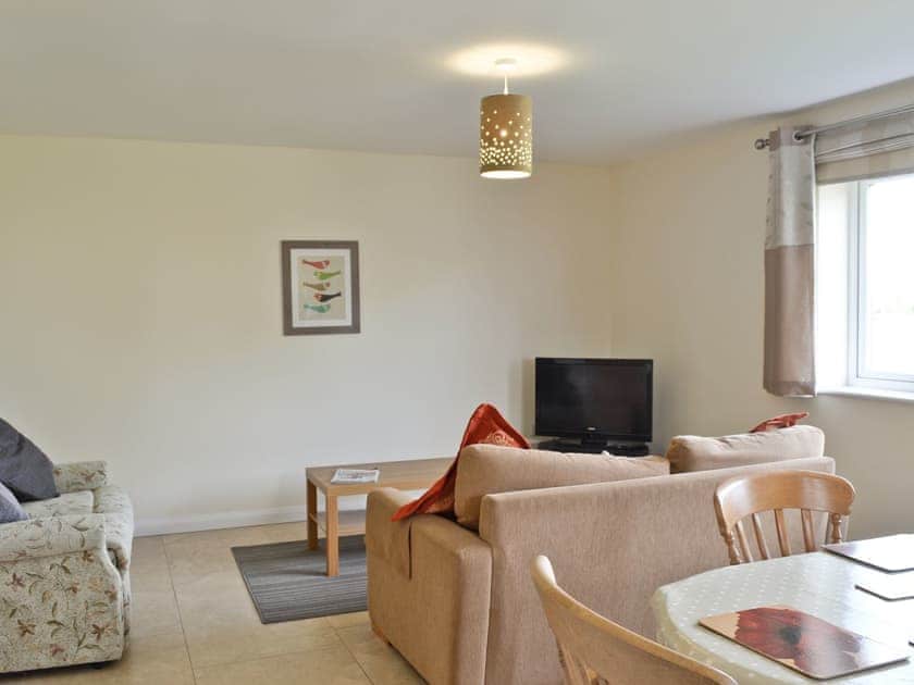 Open plan living/dining room/kitchen | Hornbeam Cottage, Malvern