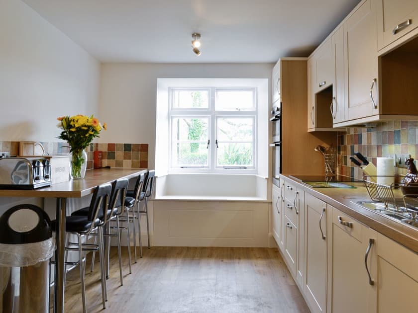 Kitchen | Twelve Oaks Holiday Cottages - Twelve Oaks Farmhouse, Teigngrace, nr. Newton Abbot