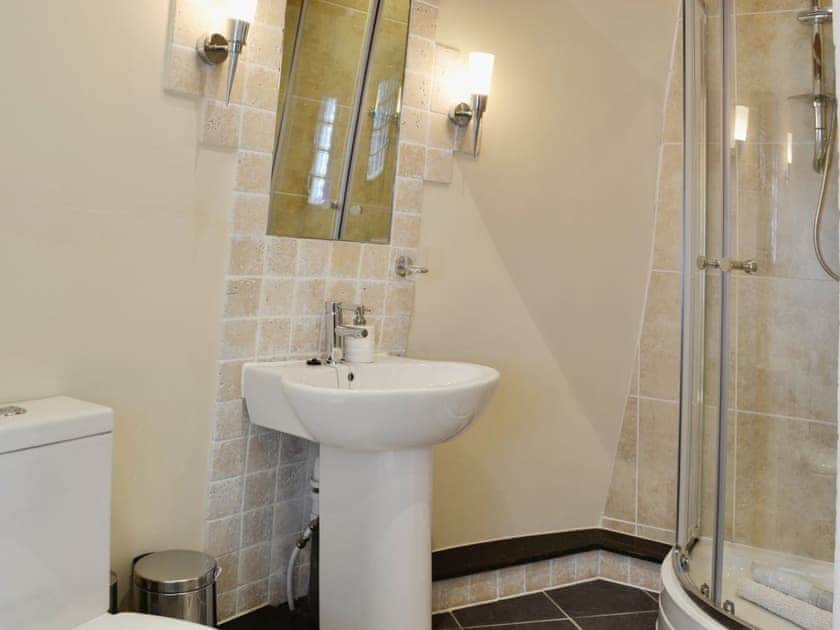En-suite | Melin Newydd Cottages - The Windmill, Tynlon, nr. Rhosneigr