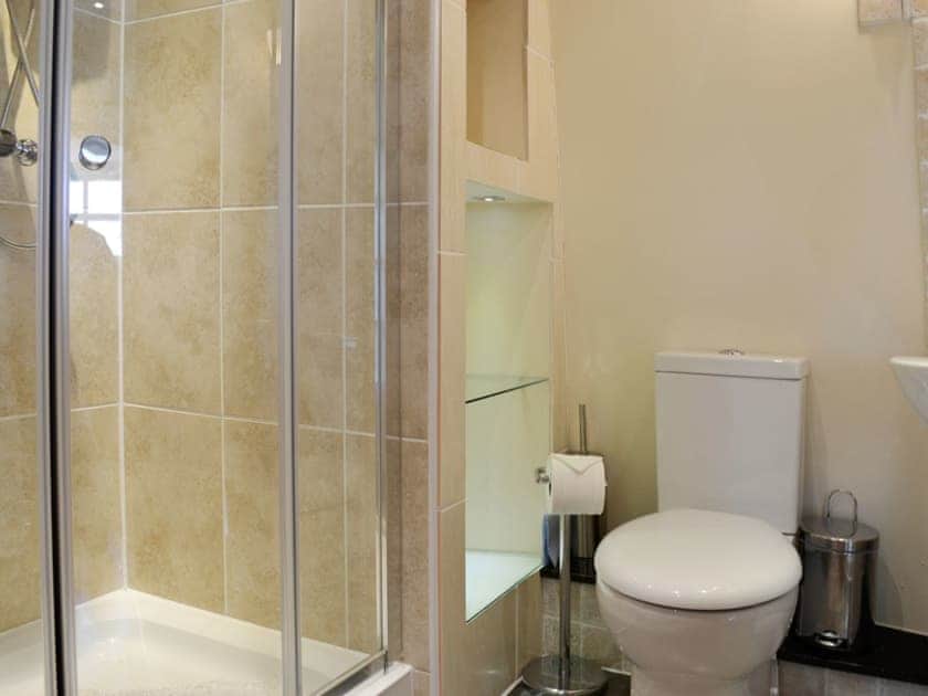 En-suite | Melin Newydd Cottages - The Windmill, Tynlon, nr. Rhosneigr