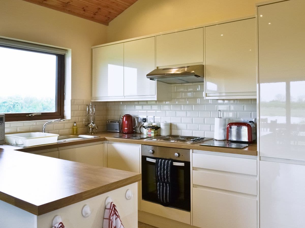 Faulkers Lakes - Bulrush Lodge - Holiday lodge in Central England - Image 4
