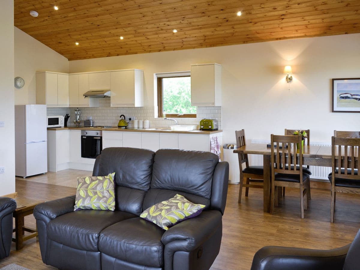 Faulkers Lakes - Hawthorn Lodge - Holiday Lodge in Central England - Image 2