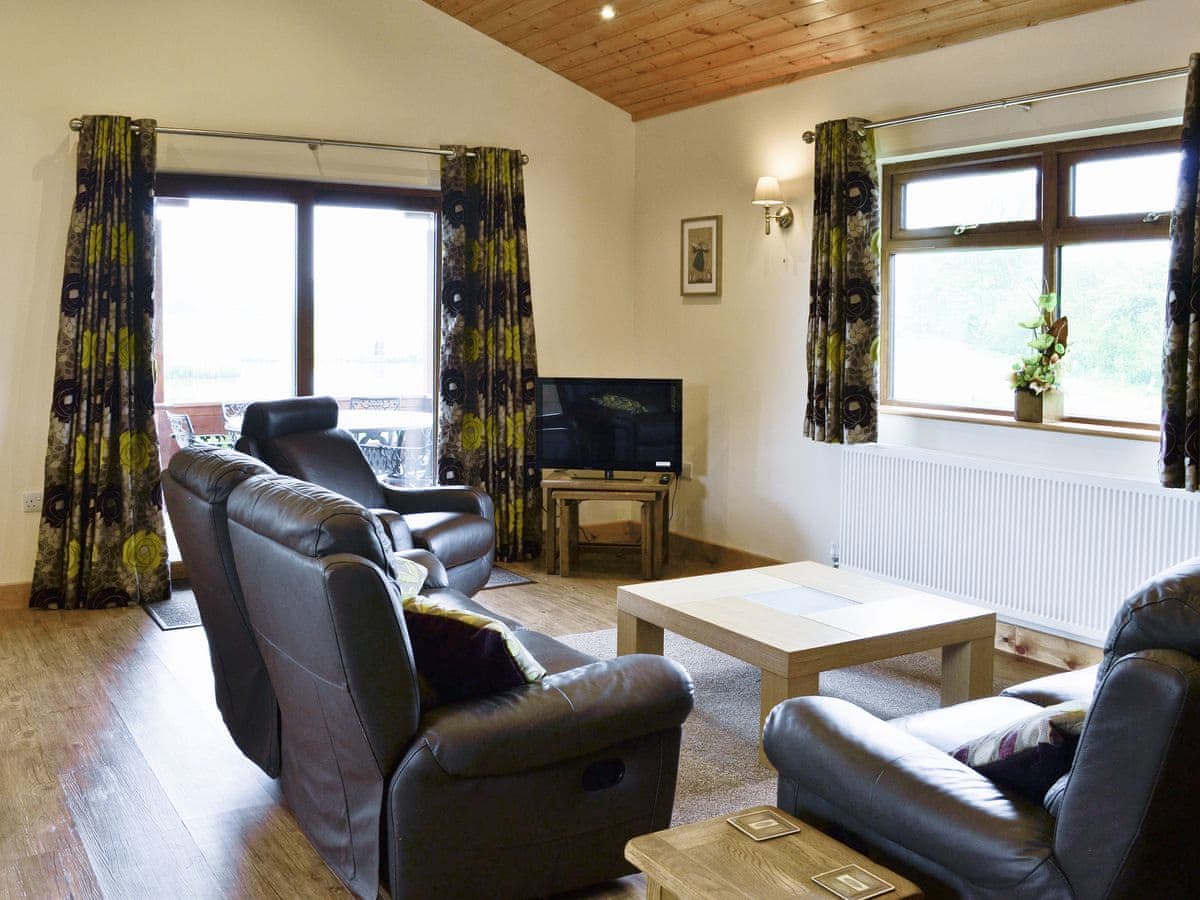 Faulkers Lakes - Hawthorn Lodge - Holiday Lodge in Central England - Image 3