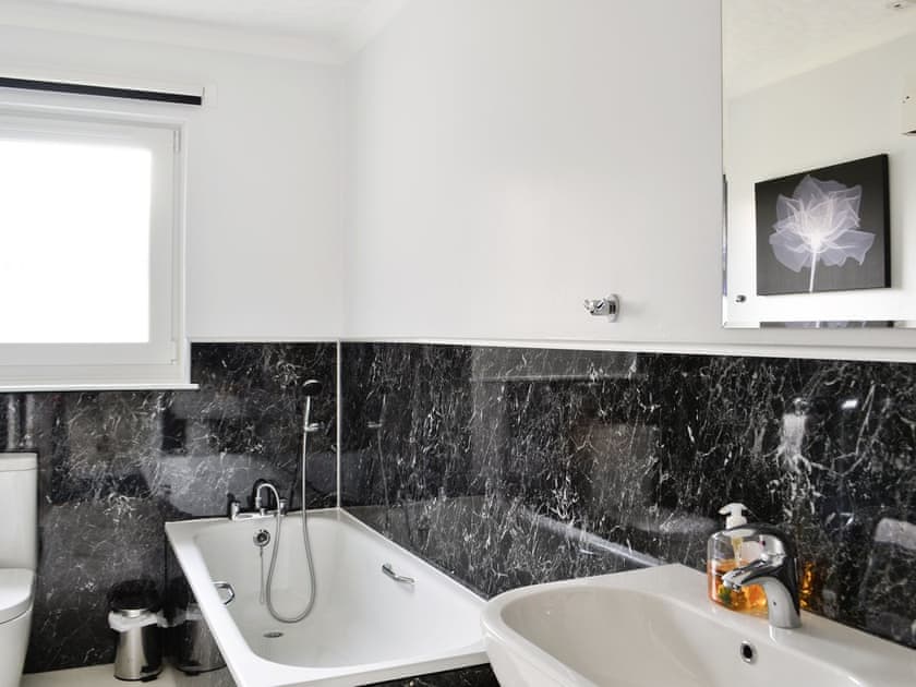 Bathroom | Tall Pines, Carrbridge