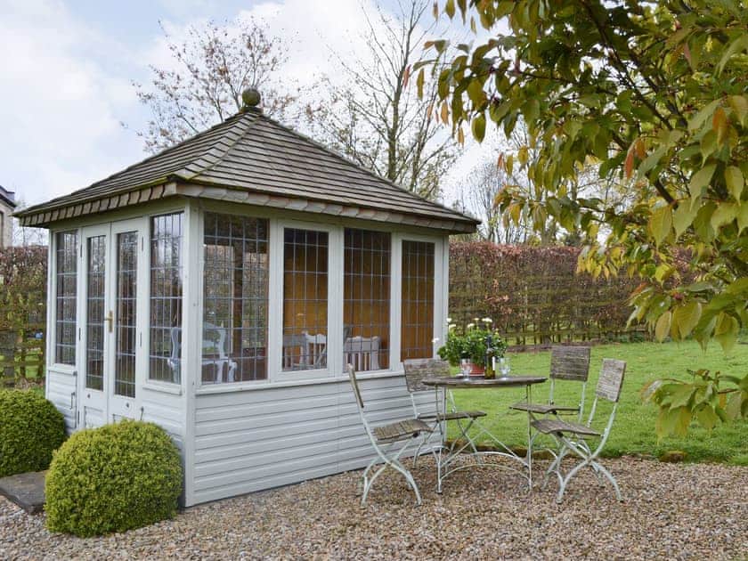 Pretty little summerhouse | Old Reading Room, Thimbleby, near Osmotherley
