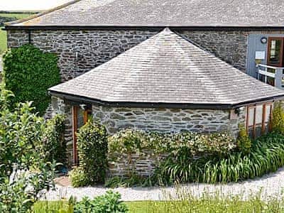 Exterior | Little Polgrain Barns - Grain Store 1, Caerhays, nr. Tregony