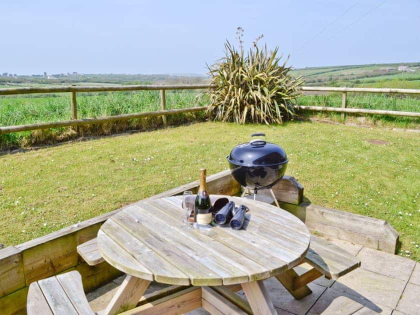 Sitting-out-area | Harvest Cottage, Padstow