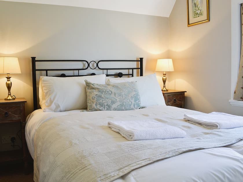 Double bedroom | The Court, Wern-y-Wylan, Anglesey