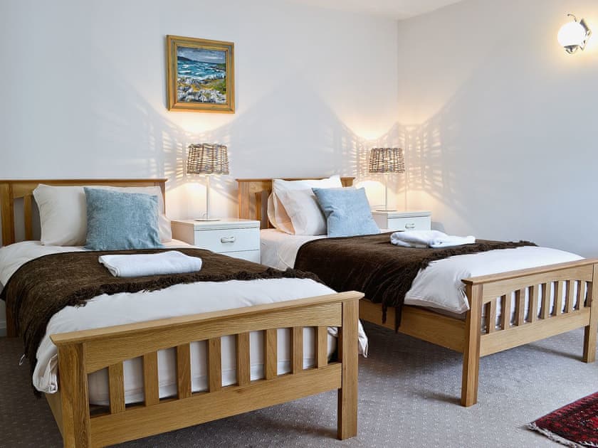 Twin bedroom | The Court, Wern-y-Wylan, Anglesey