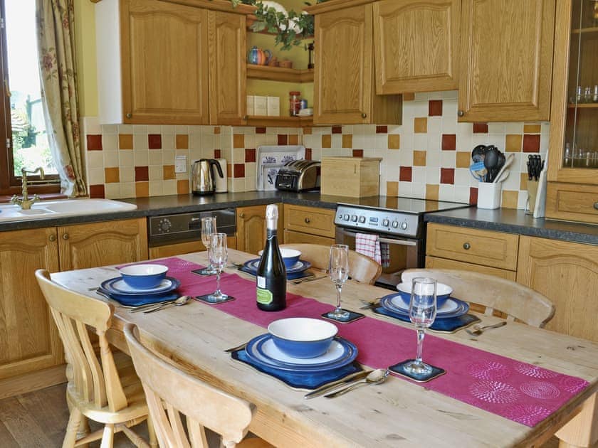 Open plan living/dining room/kitchen | Darwin Cottage, Jevington