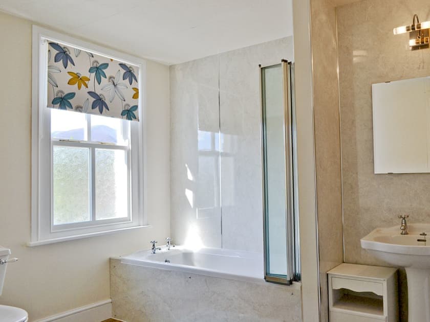 Bathroom | 14 Greta Villas, Keswick