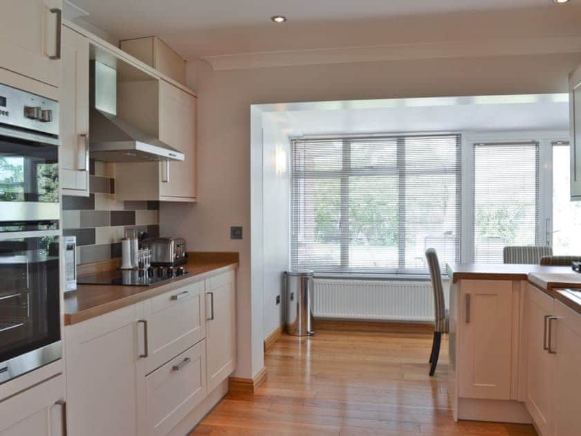 Kitchen | Lawn Lodge, Brockenhurst, nr. Lyndhurst