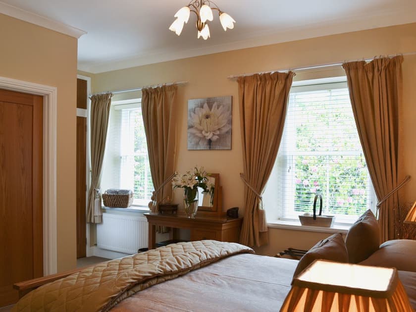 Double bedroom | Ladybird Cottage, Scaniport, nr. Inverness